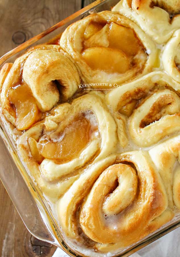 thanksgiving breakfast - Apple Pie Cinnamon Rolls