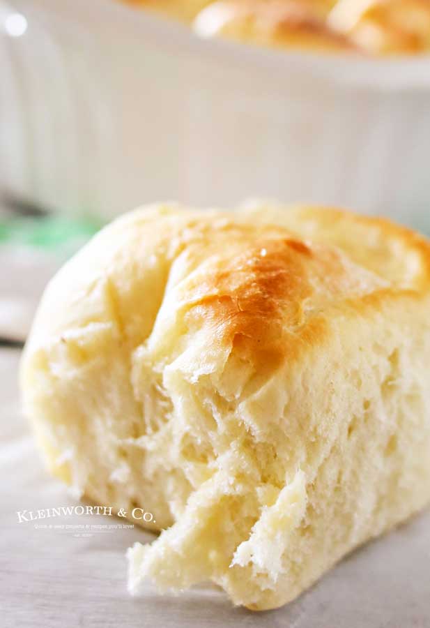 Easy Recipe - One Hour Dinner Rolls