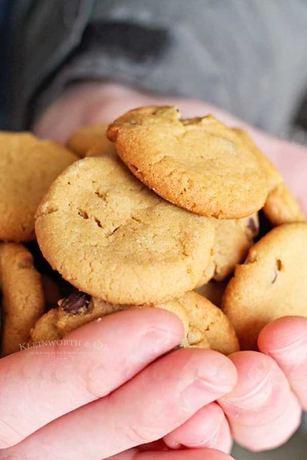 How to make mini peanut butter cookies