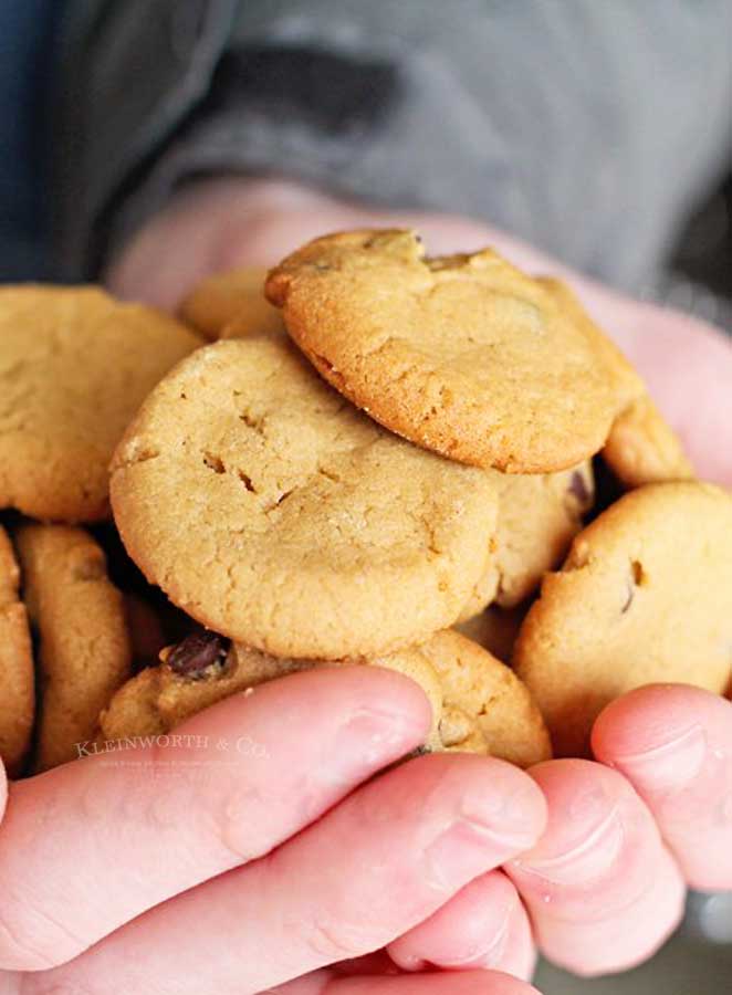 How to make mini peanut butter cookies