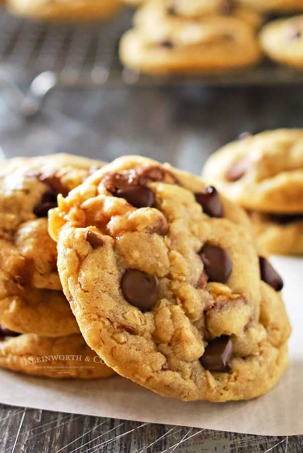 Recipe for Soft Oatmeal Snickers Cookies
